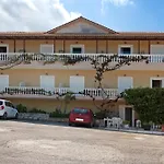 Zante View Family 2 شقة *